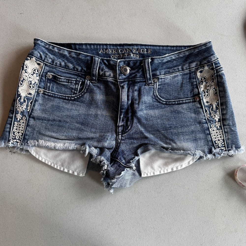 American Eagle Outfitters Shorts Womens 8 Denim Shortie Lace Cut Off Stretch
